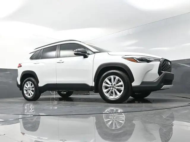 2025 Toyota Corolla Cross LE