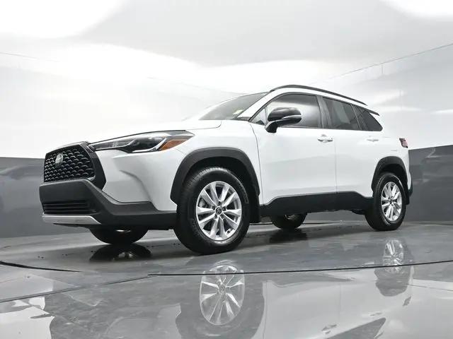 2025 Toyota Corolla Cross LE