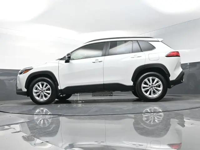 2025 Toyota Corolla Cross LE