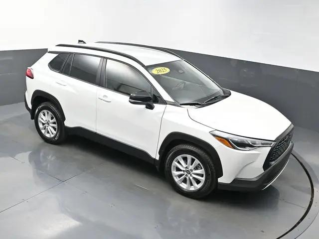 2025 Toyota Corolla Cross LE