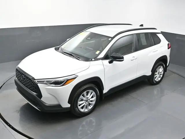 2025 Toyota Corolla Cross LE
