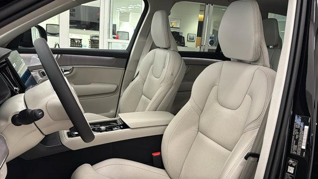 2026 Volvo XC90 Plug-In Hybrid Ultra Dark Theme, T8 AWD, Electric/Gasoline, 7 Seats