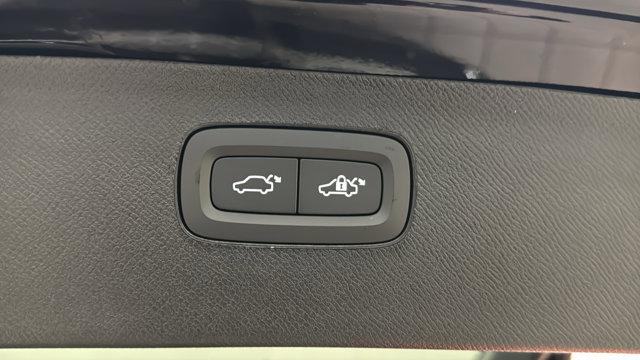 2026 Volvo XC90 Plug-In Hybrid Ultra Dark Theme, T8 AWD, Electric/Gasoline, 7 Seats