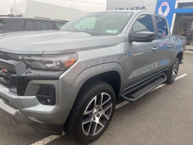 Sterling Gray Metallic 2024 Chevrolet Colorado Z71 Crew Cab 4WD Pickup Truck Four-Wheel Drive 8-Speed Automatic