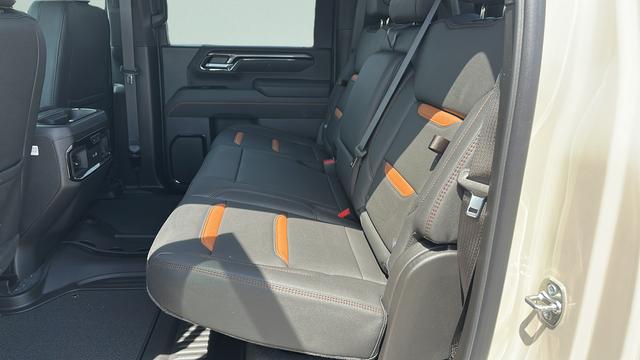2026 GMC Sierra 2500HD Crew Cab, Standard Bed, AT4, 4WD