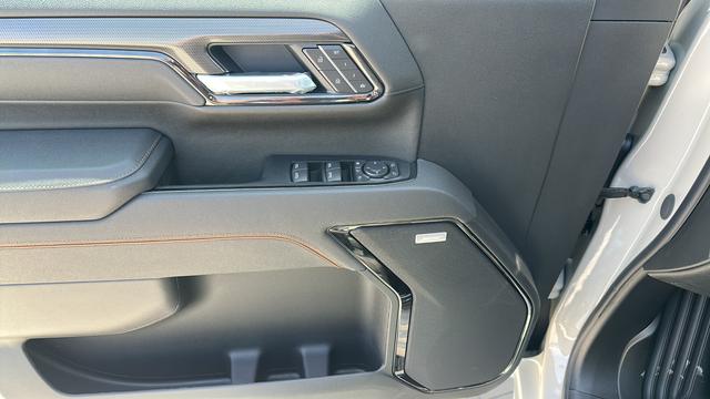 2026 GMC Sierra 2500HD Crew Cab, Standard Bed, AT4, 4WD