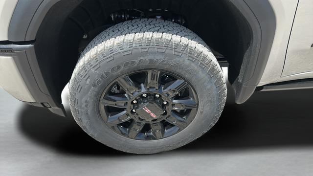 2026 GMC Sierra 2500HD Crew Cab, Standard Bed, AT4, 4WD