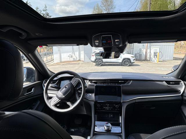 2025 Jeep Grand Cherokee L Altitude X 4x4