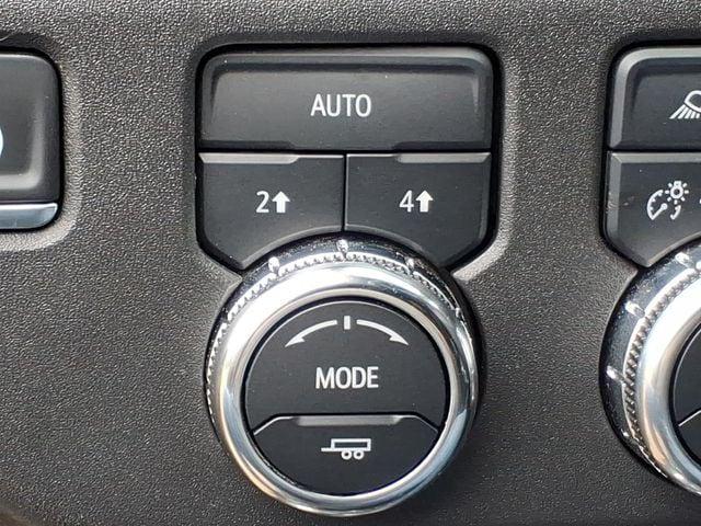2025 GMC Sierra 1500 4WD Crew Cab Short Box SLT