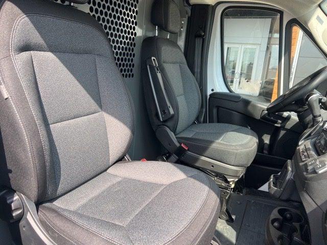 2025 Ram ProMaster 2500 Cargo Van SLT Low Roof 136" WB