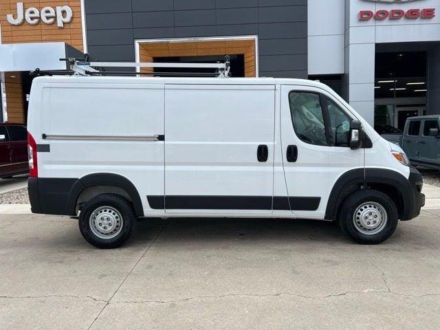 2025 Ram ProMaster 2500 Cargo Van Tradesman Low Roof 136" WB w/Pass Seat