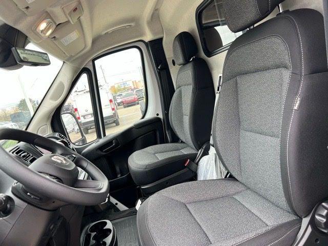 2025 Ram ProMaster 2500 Cargo Van Tradesman Low Roof 136" WB w/Pass Seat