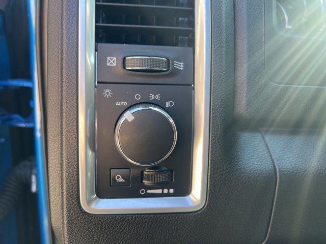 2024 Ram 1500 Classic Warlock Quad Cab 4x4 6'4" Box