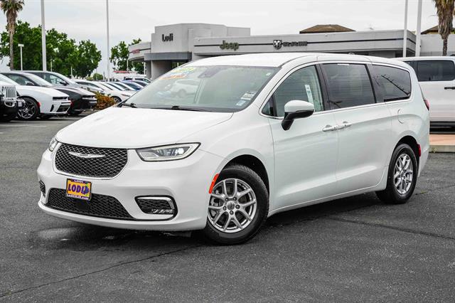 2023 Chrysler Pacifica Touring L for sale in Lodi, CA