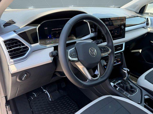 2026 Volkswagen Taos SE