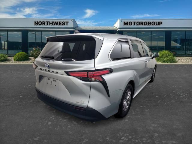 2021 Toyota Sienna LE