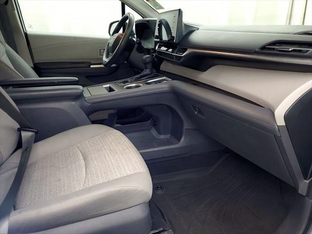 2021 Toyota Sienna LE