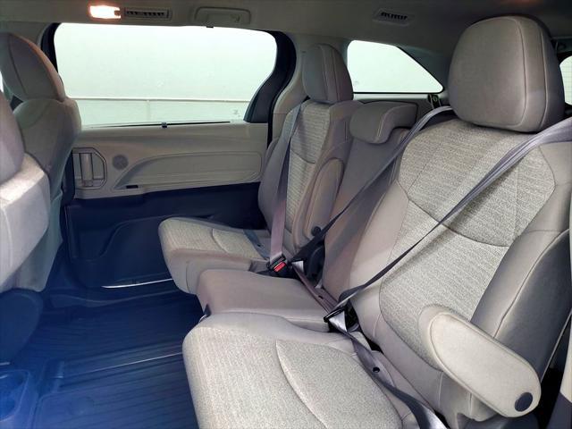 2021 Toyota Sienna LE
