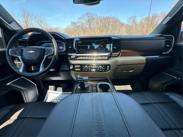 2023 Chevrolet Silverado 1500 4WD Crew Cab Short Bed High Country