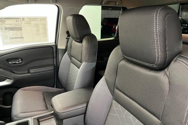2026 Nissan Frontier Crew Cab Long Bed SV 4x4