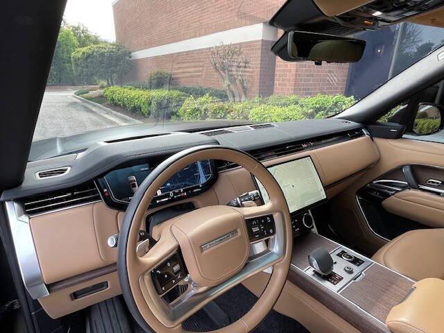 2023 Land Rover Range Rover P530 SE