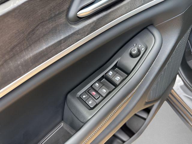 2026 Jeep Grand Cherokee L Altitude 4x2