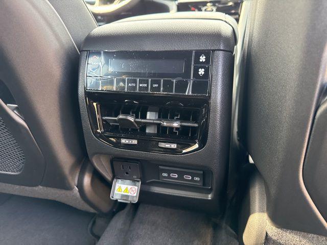 2026 Jeep Grand Cherokee L Altitude 4x2
