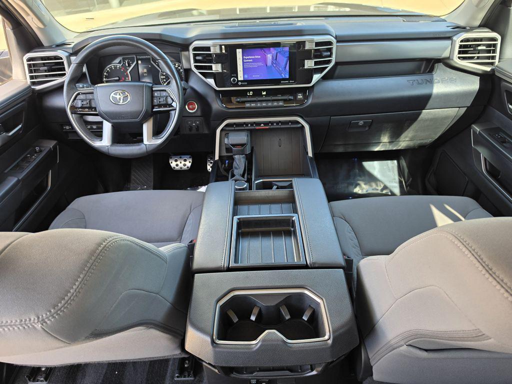 2024 Toyota Tundra SR5 - Photo 8