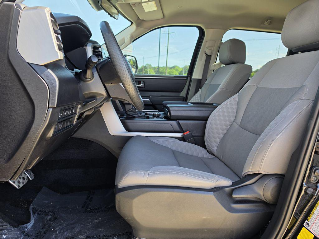 2024 Toyota Tundra SR5 - Photo 12
