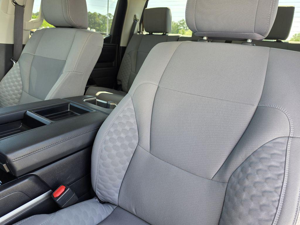 2024 Toyota Tundra SR5 - Photo 13