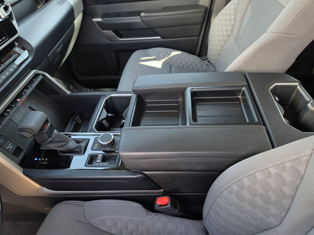 2024 Toyota Tundra SR5 - Photo 23