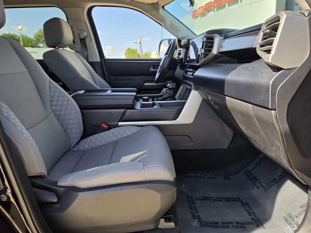 2024 Toyota Tundra SR5 - Photo 27