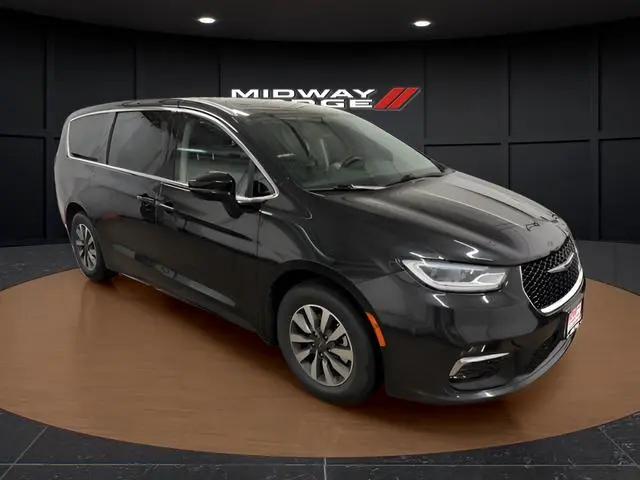 2024 Chrysler Pacifica Hybrid Select for sale in Chicago, IL