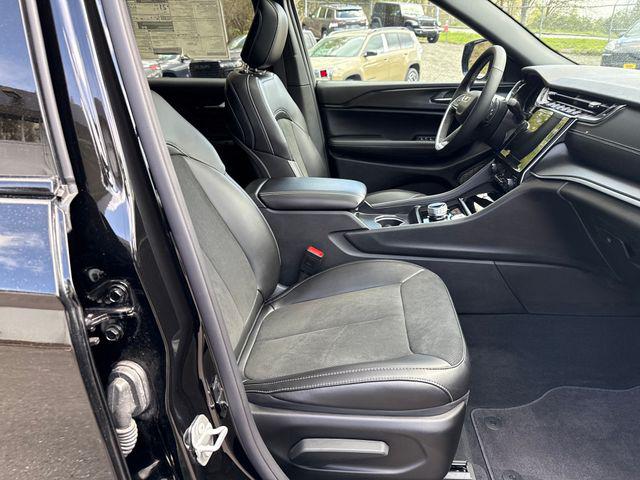 2025 Jeep Grand Cherokee L Altitude X 4x4