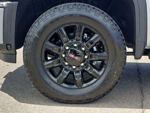 2026 GMC Sierra 2500HD Crew Cab, Standard Bed, AT4, 4WD