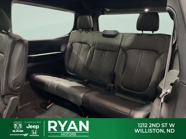 2026 Jeep Grand Wagoneer Upland 4x4