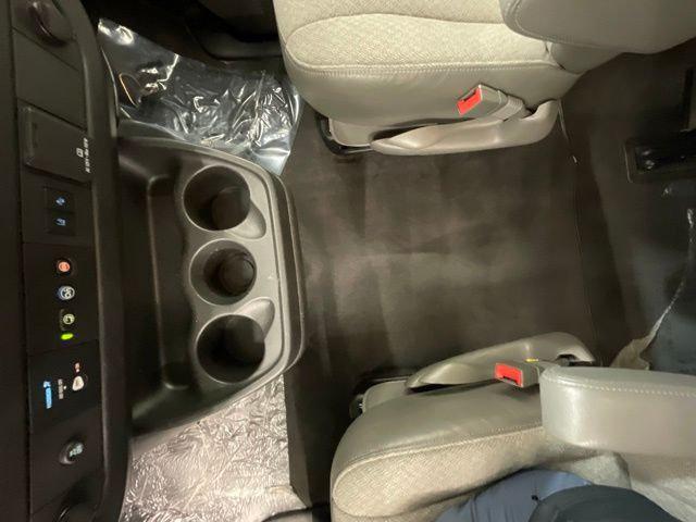2024 Chevrolet Express Passenger RWD 3500 Extended Wheelbase LT