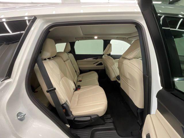 2023 INFINITI QX60 LUXE AWD