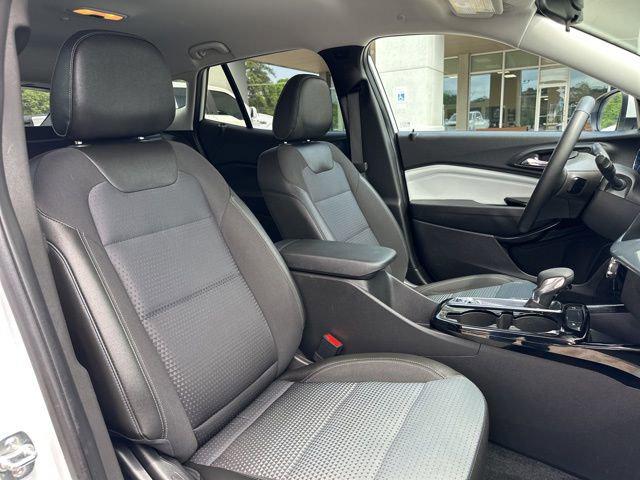 2025 Chevrolet Trax FWD LT