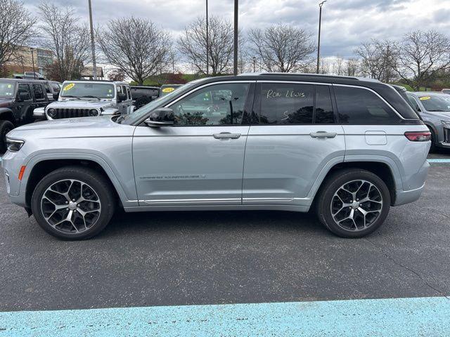 2022 Jeep Grand Cherokee Summit Reserve 4x4 2022 Jeep Grand Cherokee Summit Reserve 4x4