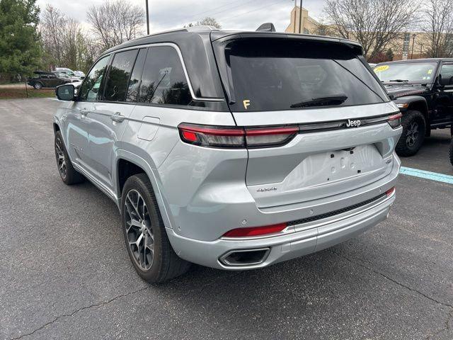 2022 Jeep Grand Cherokee Summit Reserve 4x4 2022 Jeep Grand Cherokee Summit Reserve 4x4