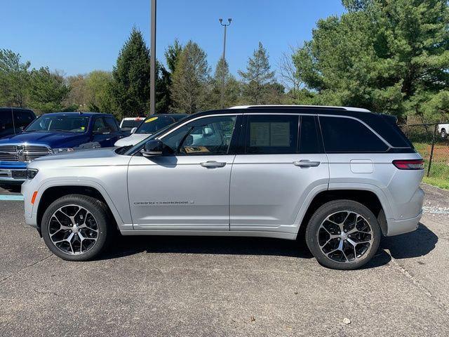 2022 Jeep Grand Cherokee Summit Reserve 4x4 2022 Jeep Grand Cherokee Summit Reserve 4x4