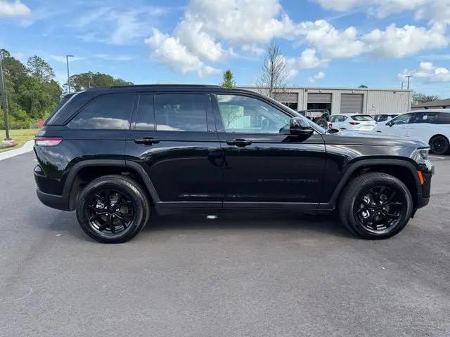 2025 Jeep Grand Cherokee Altitude 4x4