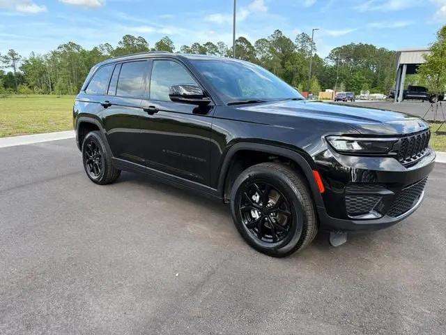 2025 Jeep Grand Cherokee Altitude 4x4