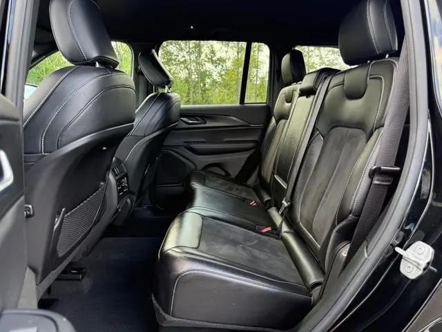 2025 Jeep Grand Cherokee Altitude 4x4