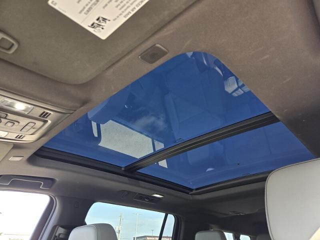 2022 GMC Yukon XL 4WD SLT