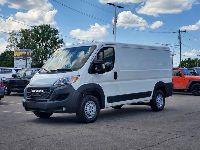 2025 Ram ProMaster 2500 Cargo Van Tradesman Low Roof 136" WB w/Pass Seat