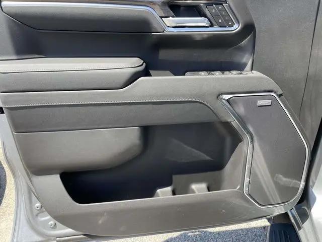 2026 Chevrolet Silverado 1500 4WD Crew Cab Short Bed LTZ