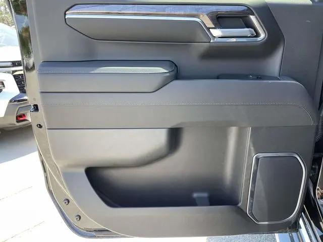 2026 Chevrolet Silverado 1500 4WD Crew Cab Short Bed LTZ