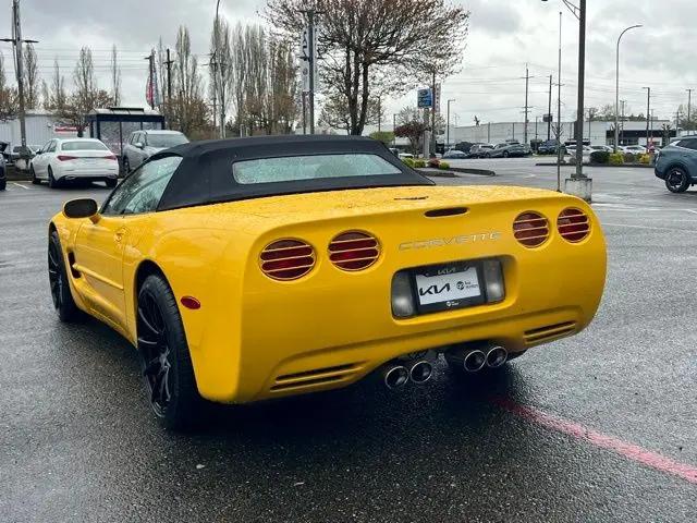 2004 Chevrolet Corvette Base